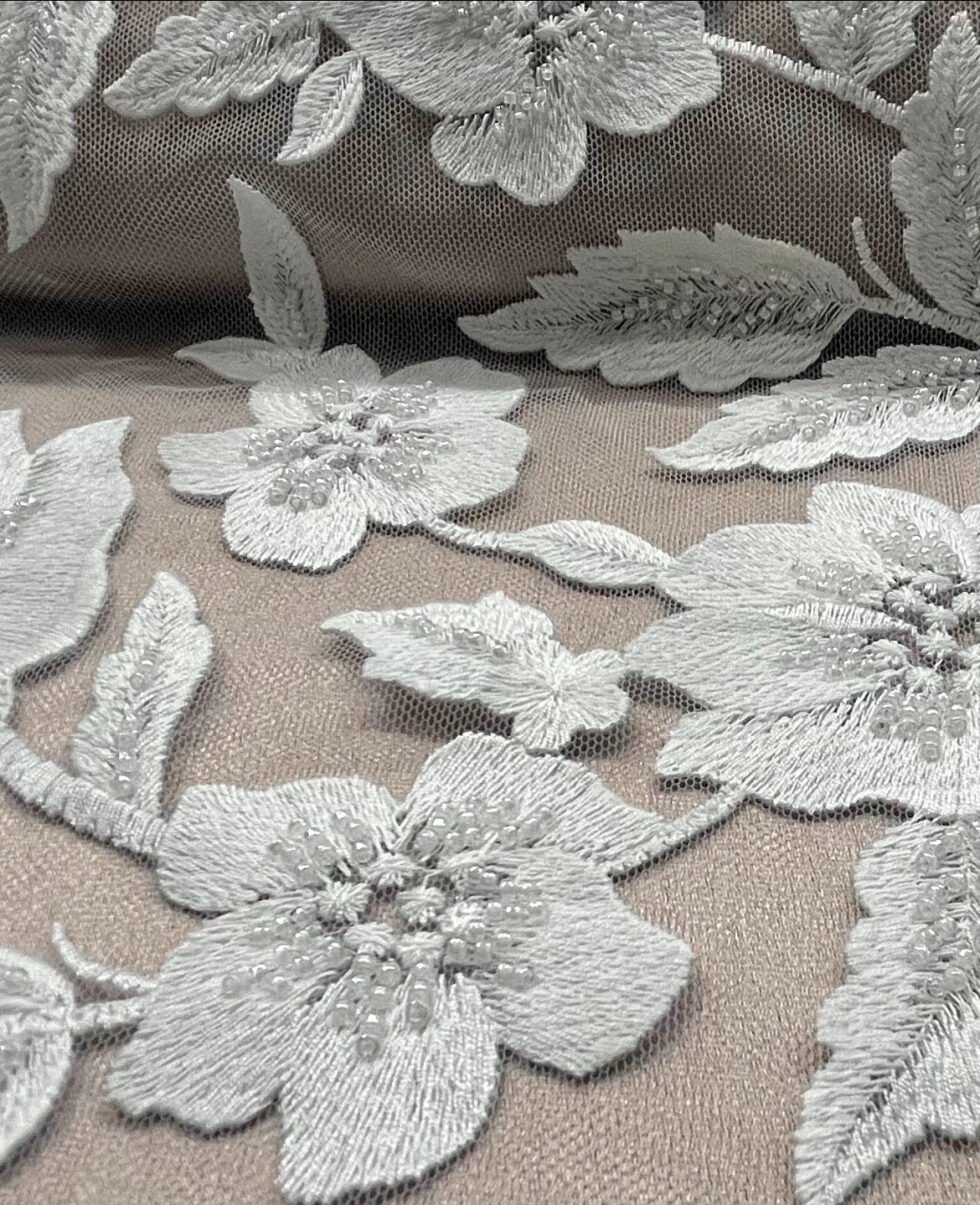 Tul Bordado Flor con Perlitas - Imagen 3