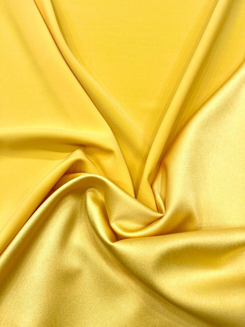 Crep Satén Amarillo
