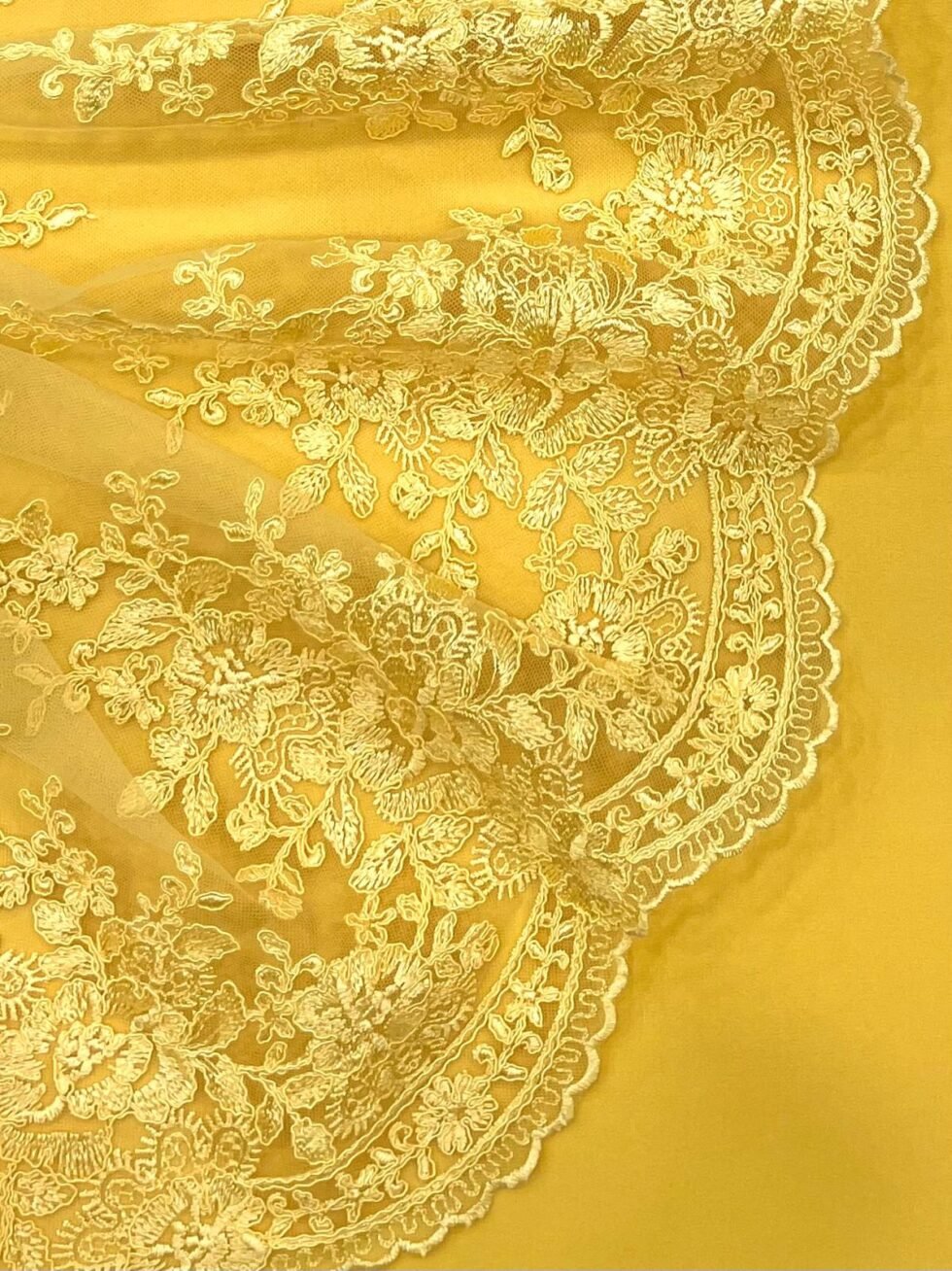 Encaje Rebrode Amarillo